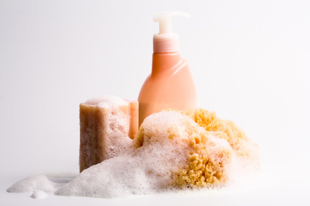 DIY Liquid Shower Soap to help wake you up in the morning - Cliganic