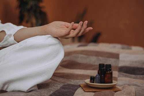 Enhancing Your Yoga Practice with Essential Oils - Cliganic