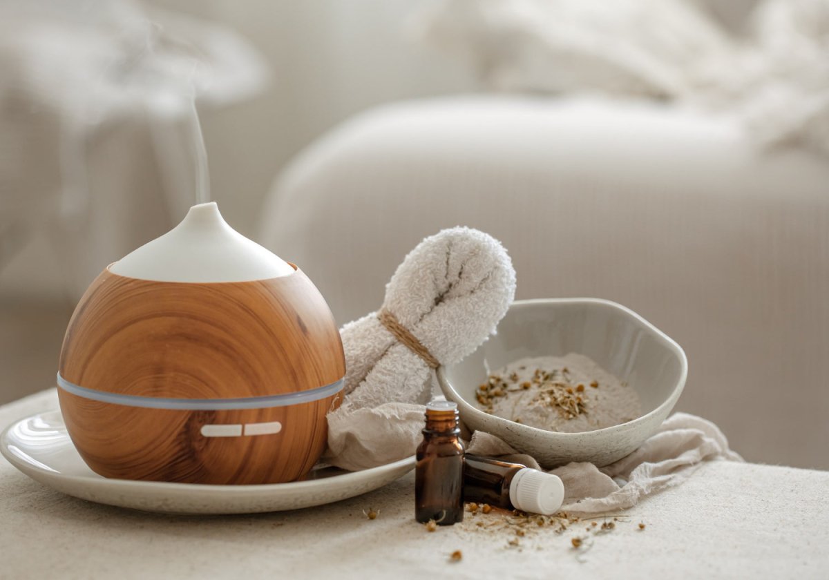 Hygge-Inspired Essential Oil Diffuser Blends: Infusing Your Space with Warmth and Comfort - Cliganic